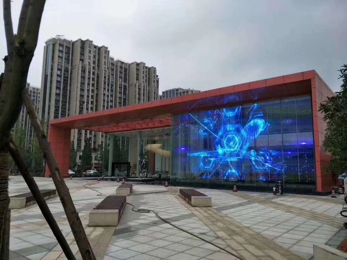 戶外透明屏案例（成都青羊工業P16 02）.jpg